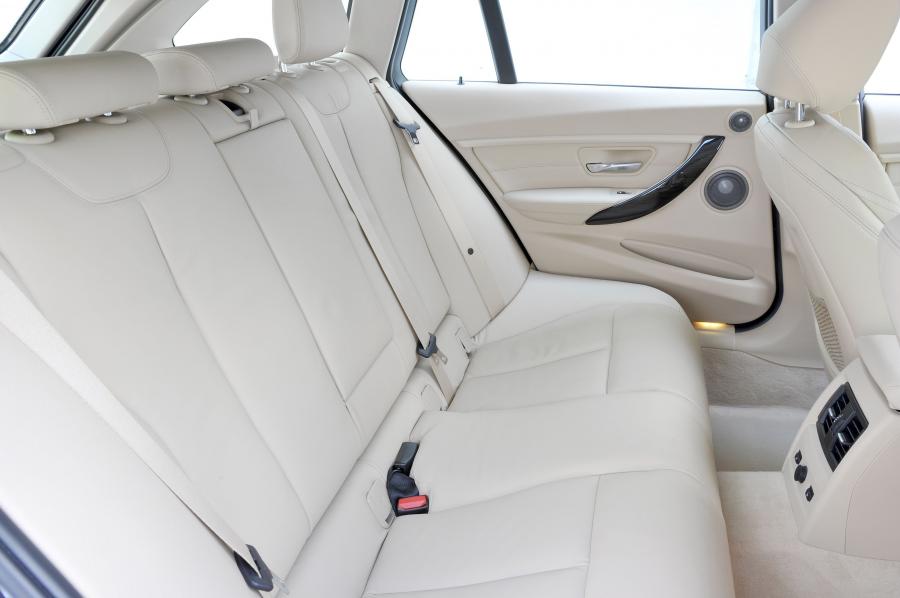  BMW 328i Touring Luxury 2012 года  (фото 10 из 200)